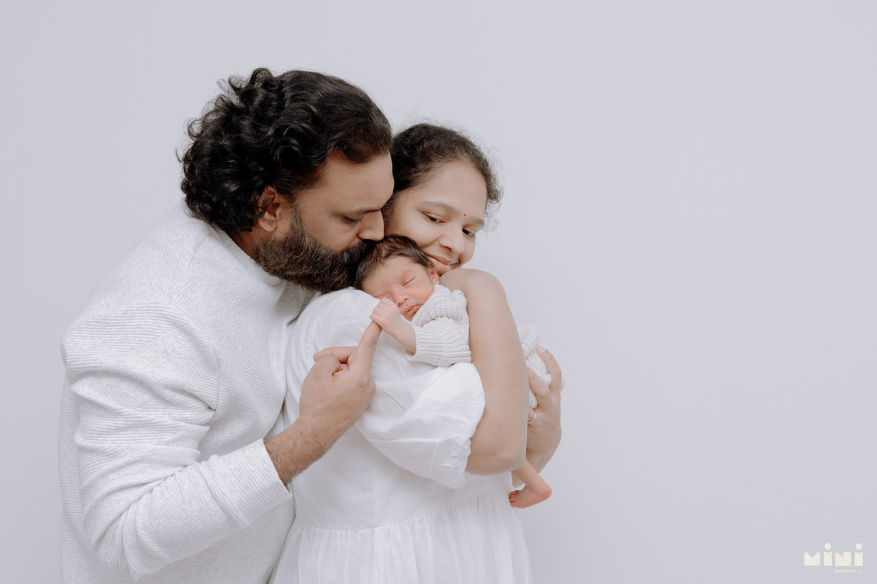 Newborn photography Leicester — tiny hands, intimate South Indian home session