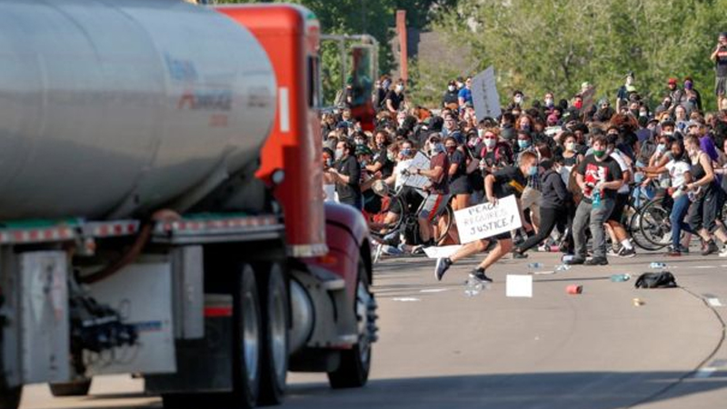 US-riot-2
