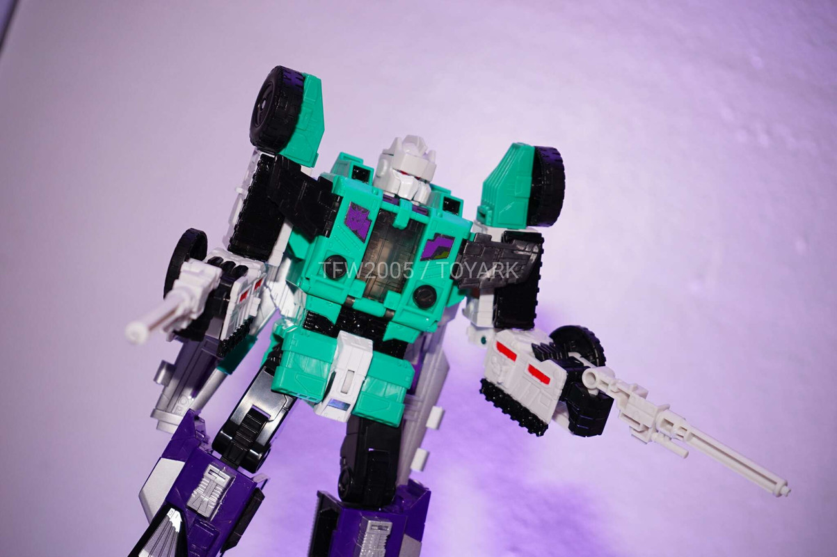 NYCC2016-Titans-Return-114