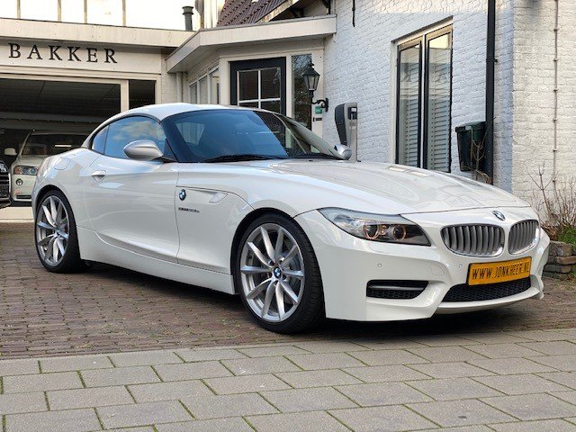 bmw-z4-roadster-sdrive35is-high-executive.jpg