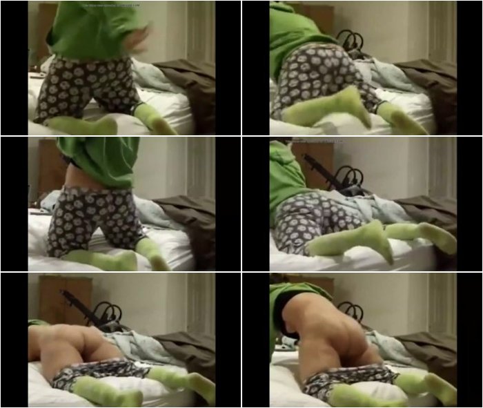 [Image: Awesome-Quick-Rub-to-Orgasm-on-Bed-3.jpg]