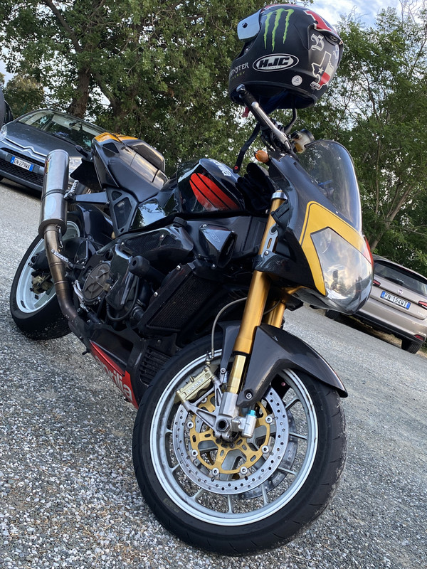 E2D76F9C-7FF2-4057-9ED7-CEEADAD98B7A