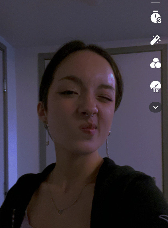 79125567_What’s up_01