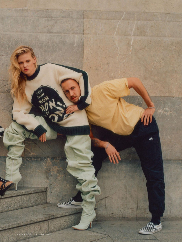 lara-stone-in-elle-magazine-uk-august-2018-20