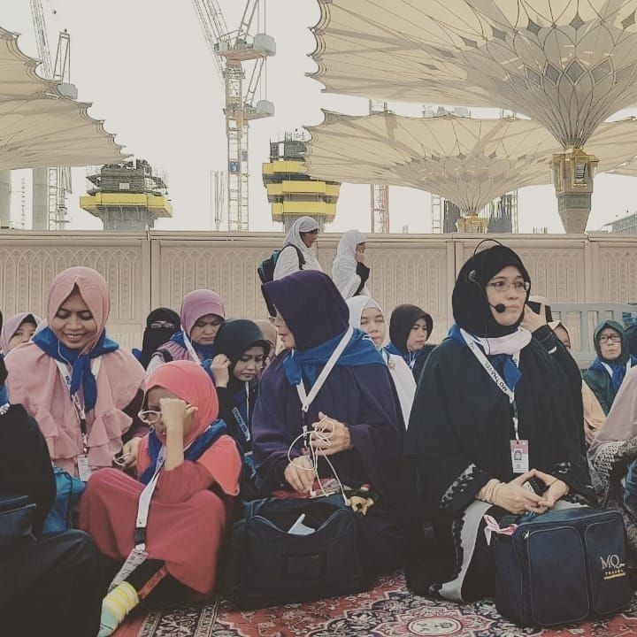 Teh Ninih saat di Tanah Suci