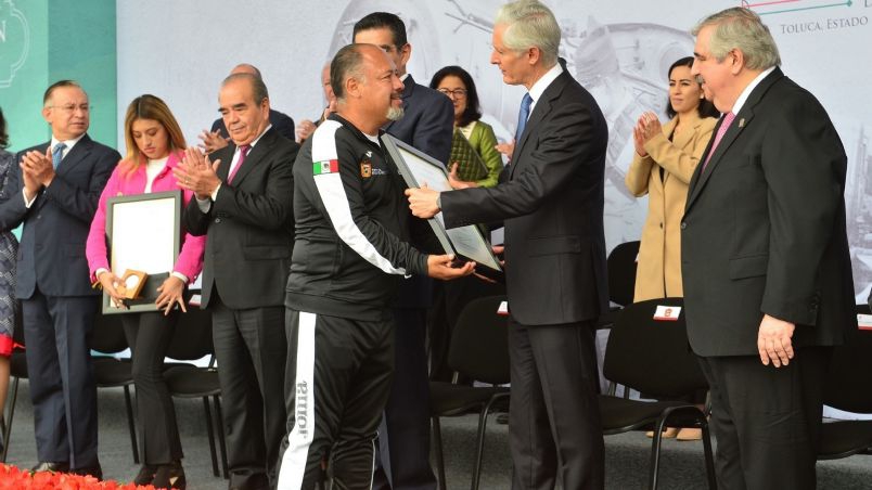 Con premio a deportistas destacados el Estado de México celebra la Revolución Mexicana