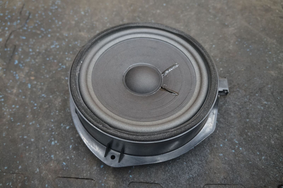 Door-Speaker-Bang-Olufsen-420035415A-OEM-Audi-R8-2008-15-2833277