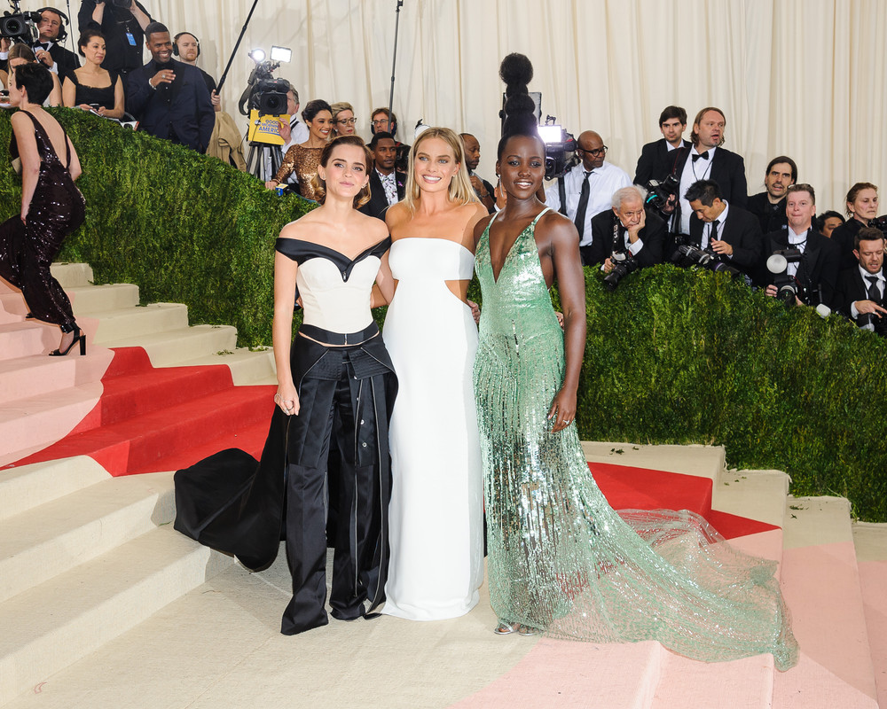 emmawatson-updates.com (322)