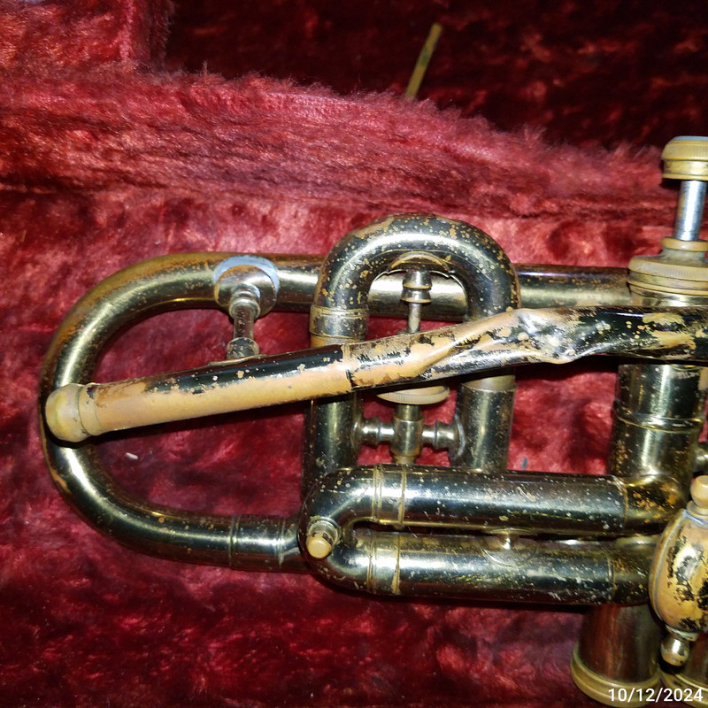 Conn 1940 8A cornet sn 332969 Order # 51058517 _ ShopGoodwill SHIPPING DAMAGE (2)