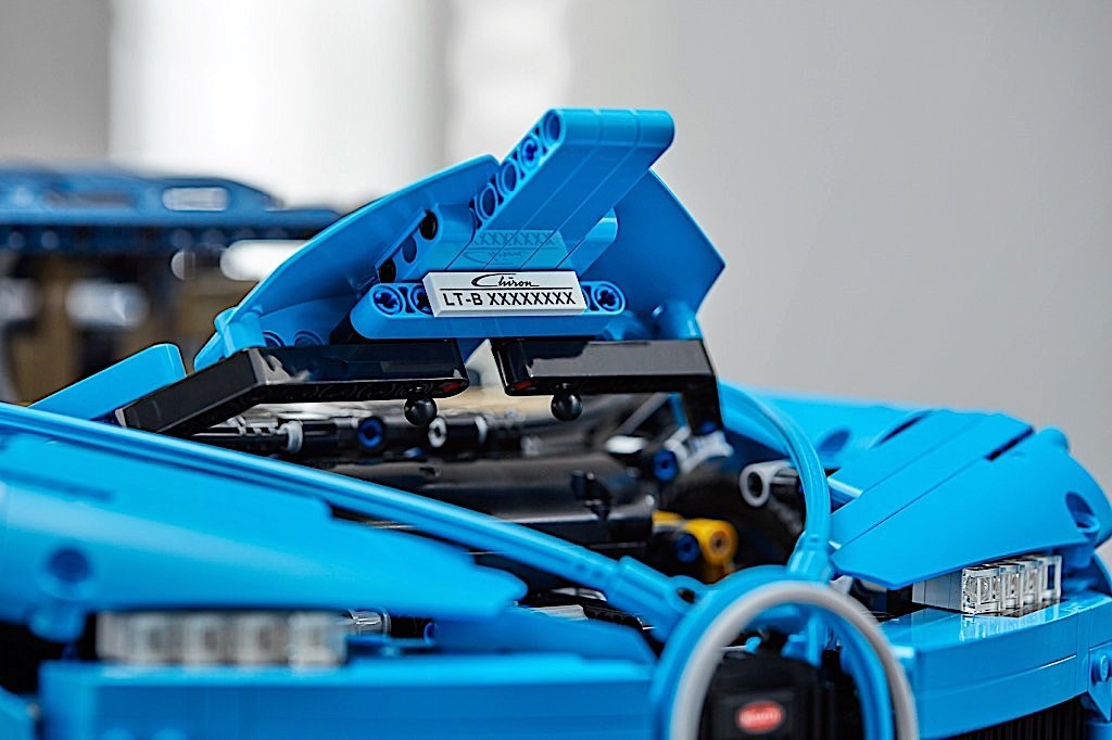Lego Technic Bugatti Chiron (10)
