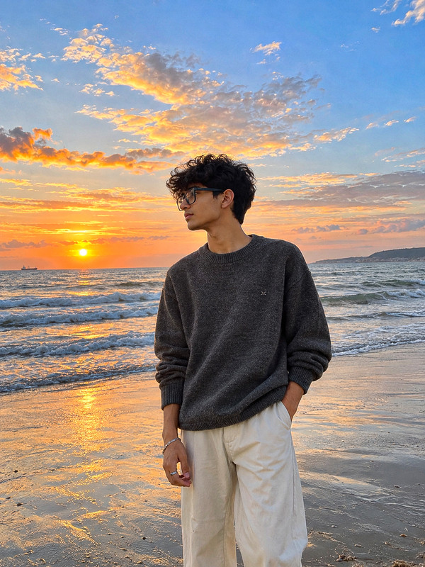 Quiet Luxury Beach Sunset | PromptGet