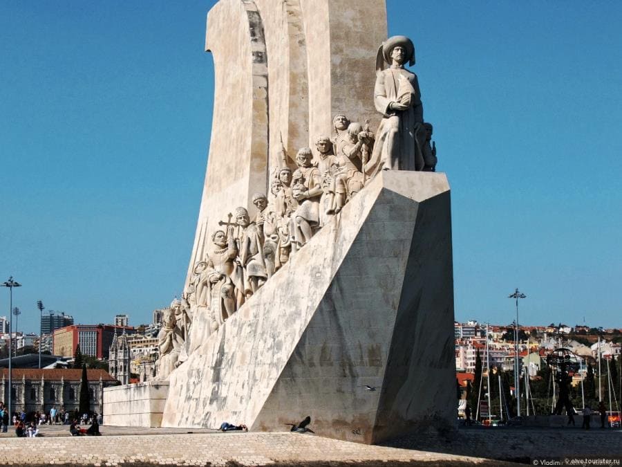 Памятник Первооткрывателям в Лиссабоне Памятник Первооткрывателям в Лиссабоне