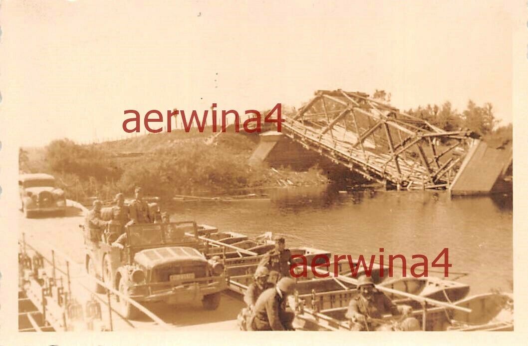 Vormarsch PKW Horch 108 Kfz.69 Düna Behelfsbrücke Ostfront