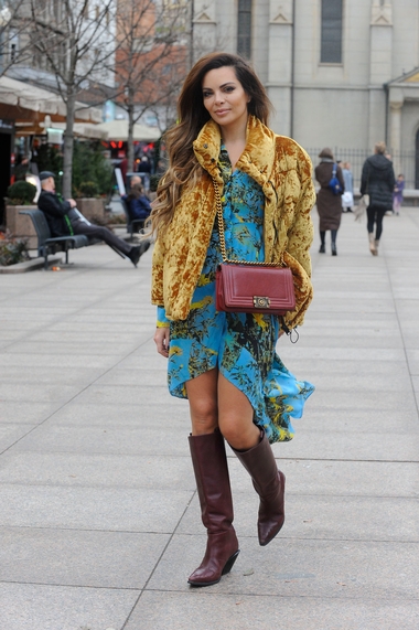 162DFA9B-A6B7-4856-BA9E-AF7F3BF89EE0