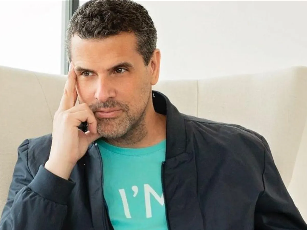 Marco Antonio Regil habla sobre el catálogo de Televisa