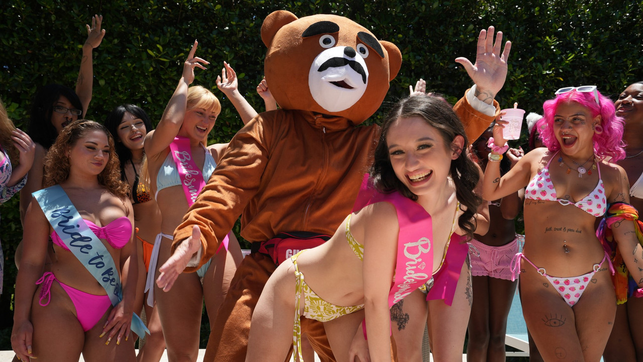 DancingBear 25 06 11 Alexa Miliani, Lily Phillips, Samantha sinz, Nali Marie, Cherry Cheech, Zara Smith, Thalia Hayes, Ayla Vixen Wild Bachelorette Party