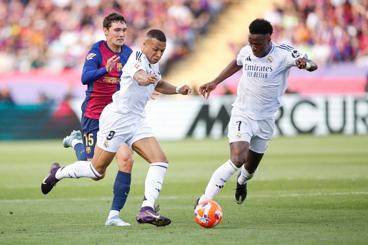 Vinicius đòi đãi ngộ cao hơn Mbappe, Real Madrid tính “đuổi thẳng”