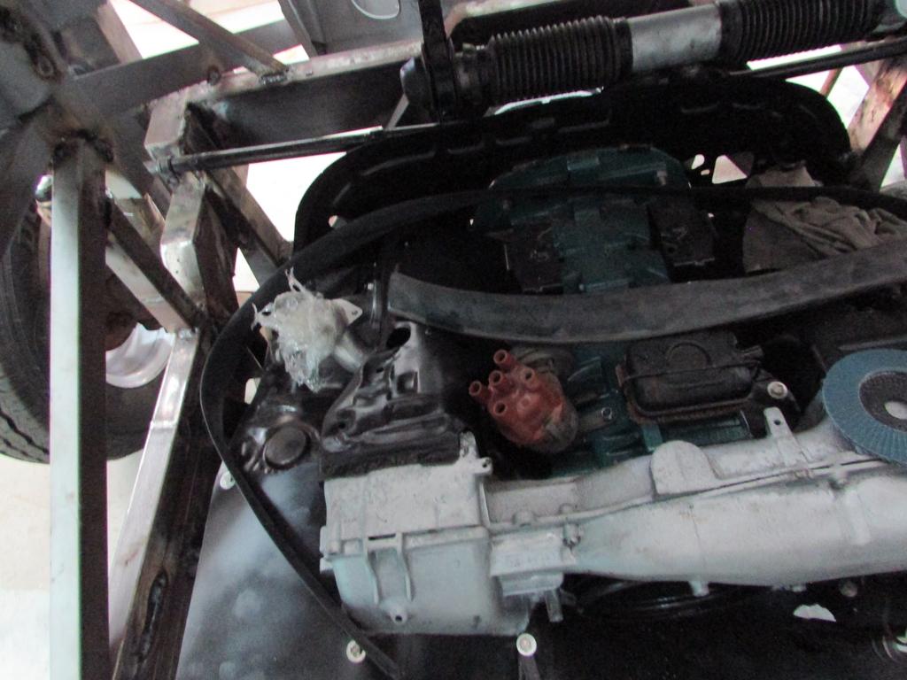 Tyre rail and engine tins (5)