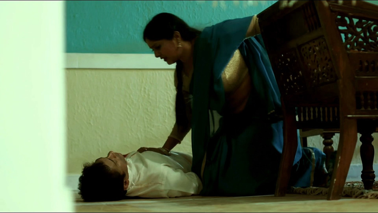 Homely lady Hot show from Savdhaan India.mkv_snapshot_01.49.118