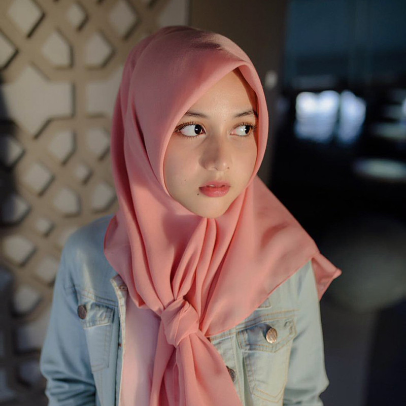 Foto-Cewek-Jilbab-wajah-heran-dan-manis.