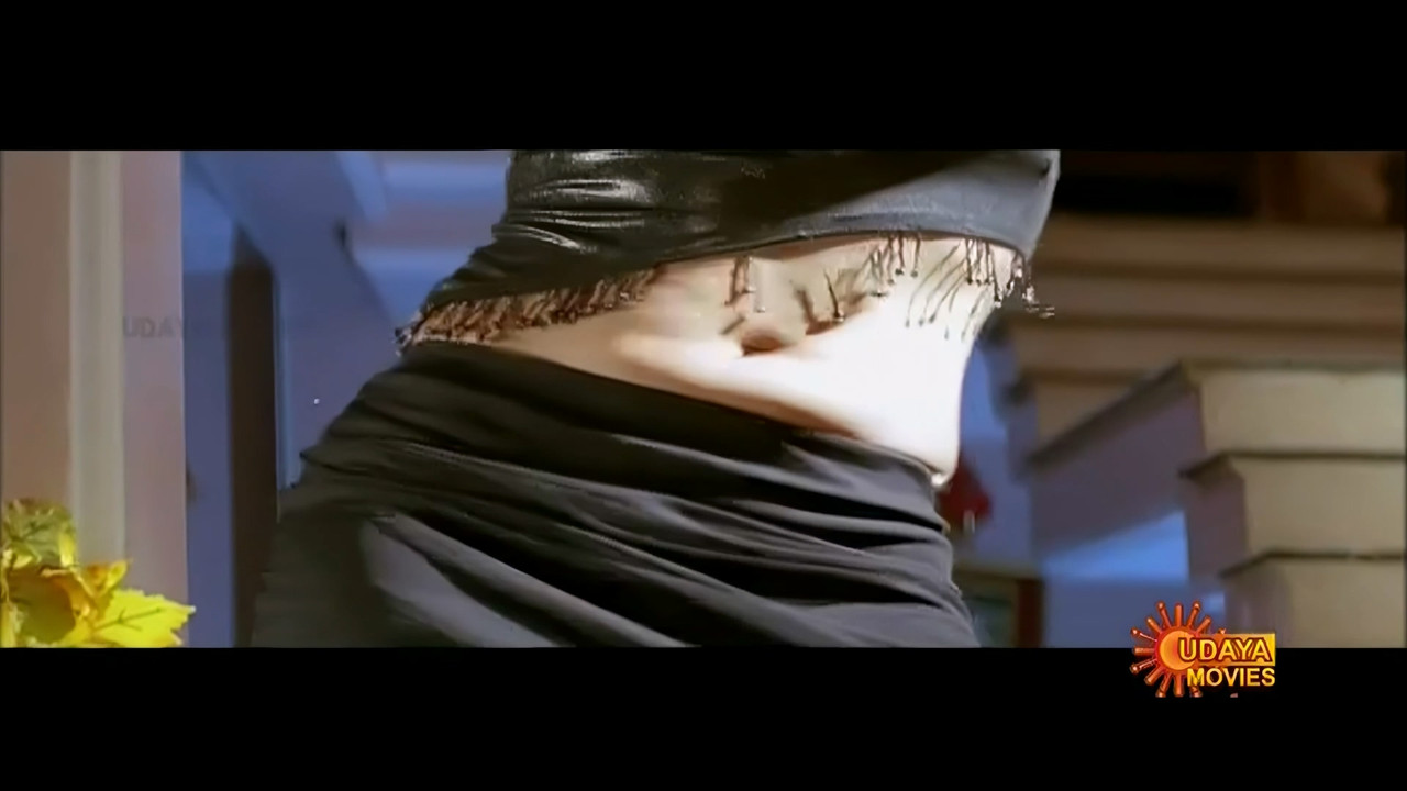 Durga Shetty Hot Song 1 SDTV Enhance.mp4_20240707_204727.860