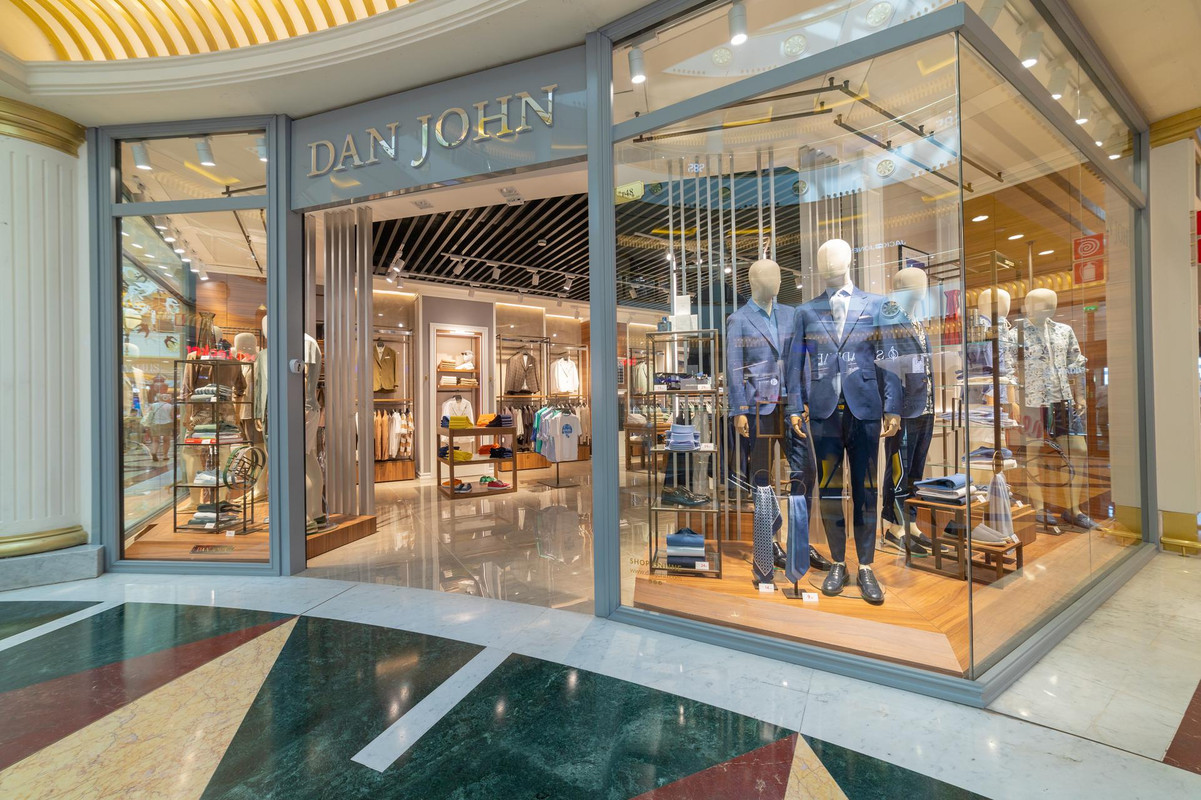 Dan John, il nuovo store nel Centro Commerciale Euroma2 Dan John, il nuovo store nel Centro Commerciale Euroma2