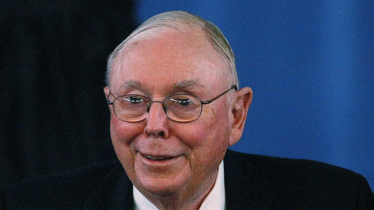 El multimillonario Charlie Munger llamó a las criptomonedas “enfermedad venérea”