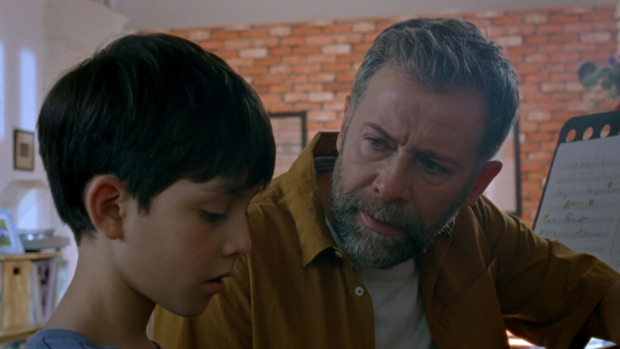 La vida en el silencio (2022).1080p.lat.cinecalidad_00_12_23_00_49