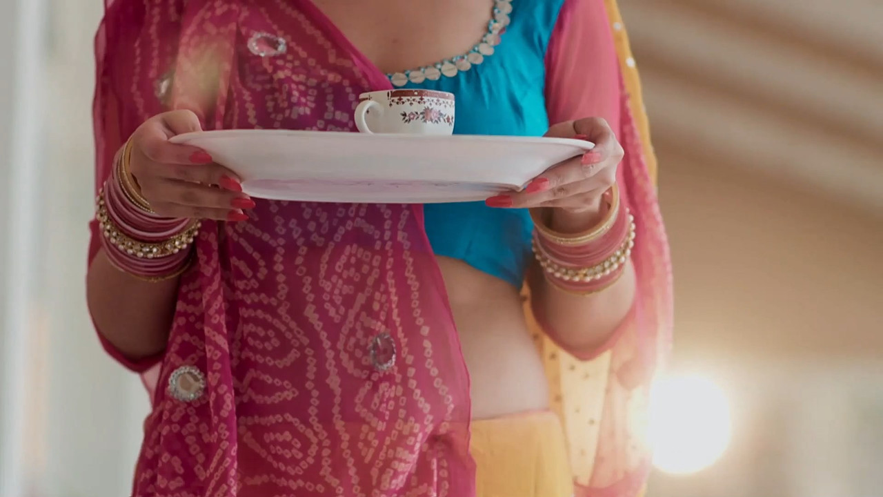 Homely Wife Navel and hot scnes-savdhaan india.mkv_snapshot_00.05.850