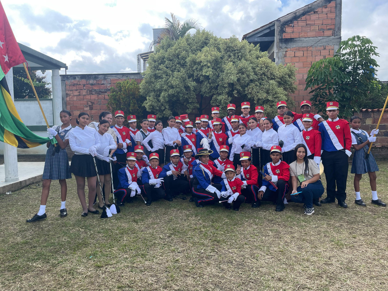 Banda Institucional 2