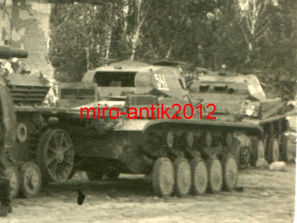 Foto, Wehrmacht, zerstörte deutsche Panzer vor Warschau, Polen2