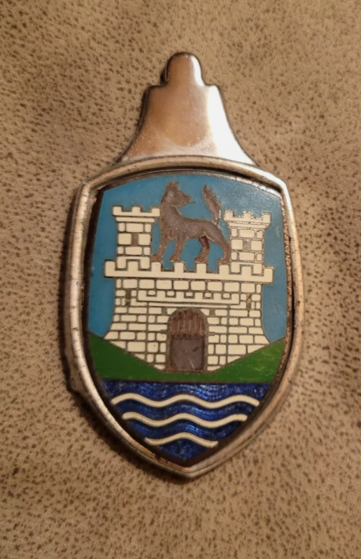 Image may have been reduced in size. Click image to view fullscreen.