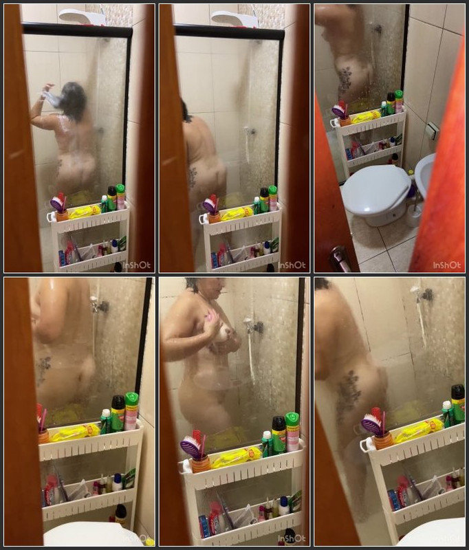 [Image: Spying-horny-mom-playing-with-pussy-and-...ower-4.jpg]