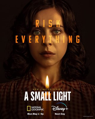 A Small Light - Stagione 1 (2023) .mkv 2160p DV WEBDL ITA ENG E-AC3 SUBS [ODINO]