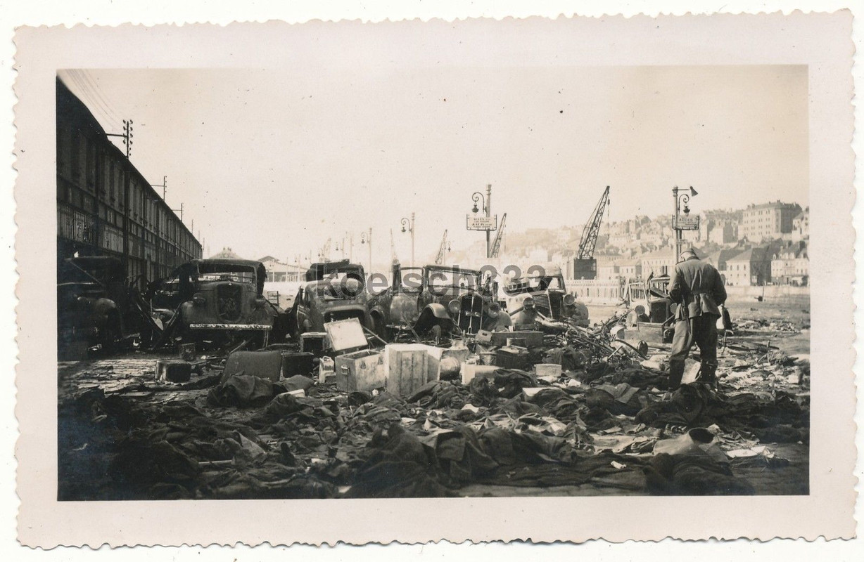 Foto Hafen Kanalküste Frankreich PKW LKW Wracks 