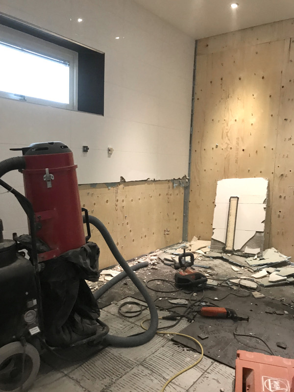 D6EC1D42-F37C-4CF0-90E3-E8DBA55C6A60_1_201_a