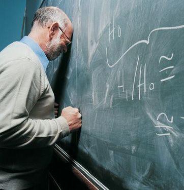 Despiden a maestro por dar clases