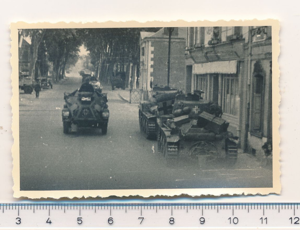 SUPER FOTO 2.WK Panzerspähwagen Panzer Tanks auf
