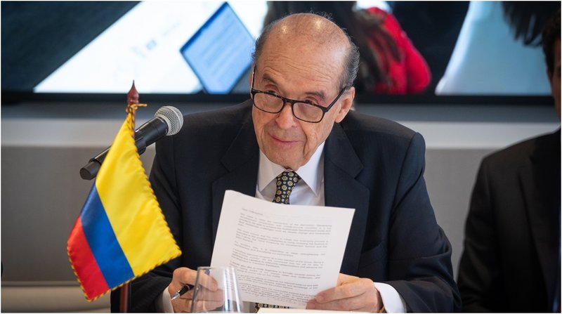 Canciller de Colombia, Álvaro Leyva