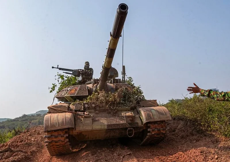modernized-t-54m-tanks-in-service-with-the-vietnamese-armys-v0-dbhqb3lrh28c1.webp