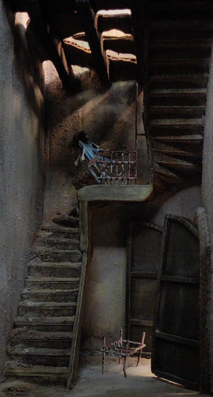 032-Geist-auf-Treppe-210802-2225-20210802-222505-011.jpg