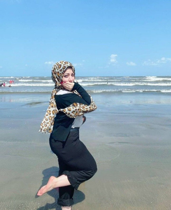 C:\Users\lenovo\Pictures\Saved Pictures\muslim woman\f83894e661ed02a956723dc287e47fbb.jpg