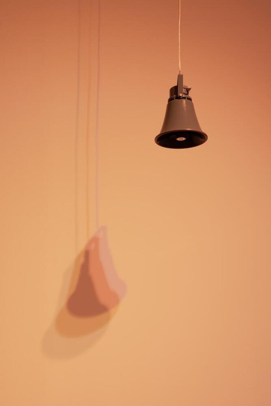 Christina_Mackie_Cos_dzieje_sie_nad_moja_głowa_1999