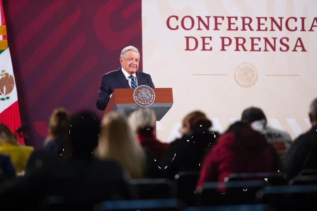 En 56 días se trasladarán vuelos de carga al AIFA: AMLO