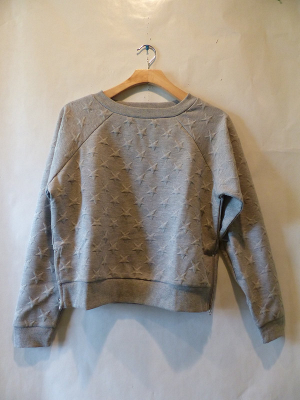 BB DAKOTA WOMENS SUPERSOFT ACROSS THE UNIVERSE PULLOVER IN HEATHER GRAY SIZE M