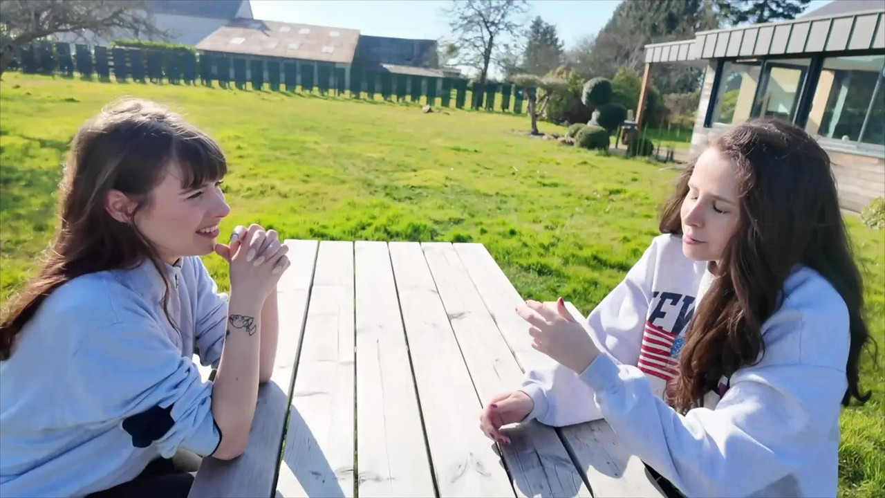 JacquieEtMichelTV 25 05 14 Lily, Luna 30 admits to having other more sensual desires