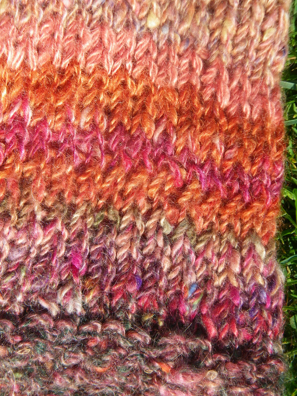 https://i.postimg.cc/XvvBrb2Q/veste-oranges-mohair-teint-dupons-ashford-(1).jpg
