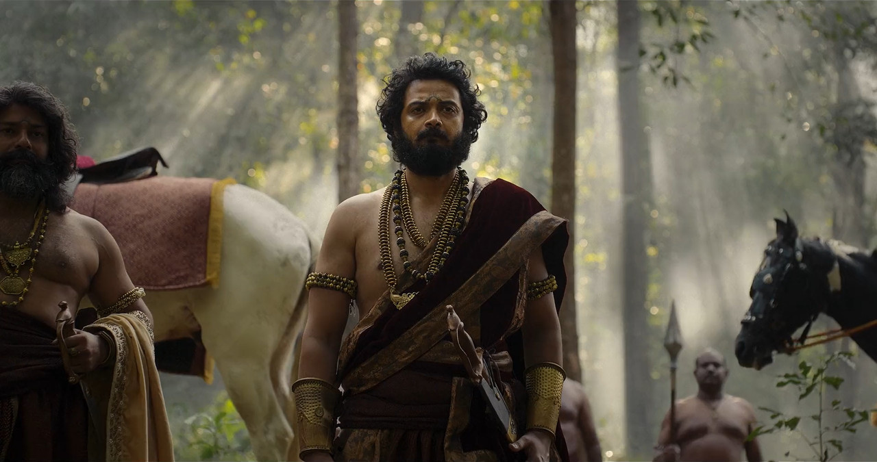 Lokah Chapter 1: Chandra 2025 WebRip [Hindi + Tamil + Telugu + Malayalam + Kannada] 480p 720p 1080p ESub Screenshot