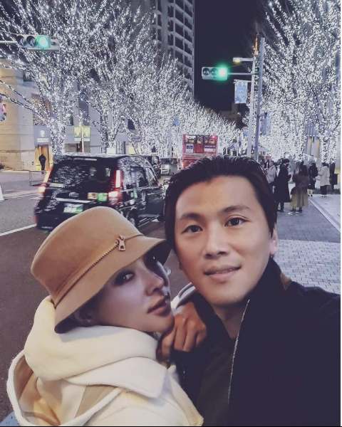 Syahrini dan Reino Barack berada di Jepang