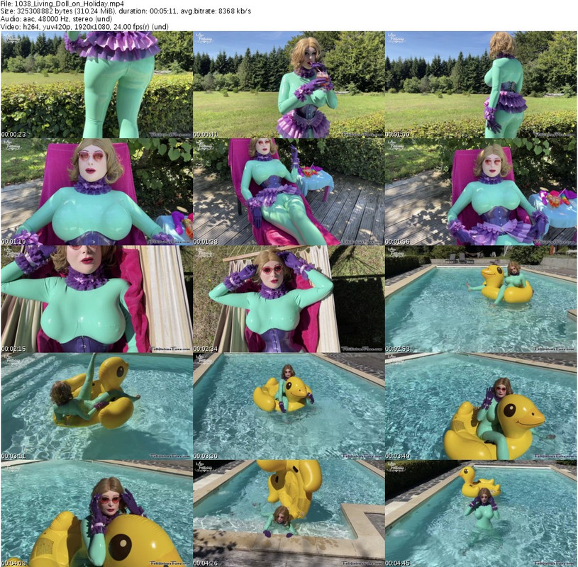 1038_Living_Doll_on_Holiday_s